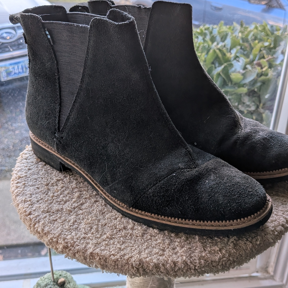 Toms Women's Black Suede Winter Boots